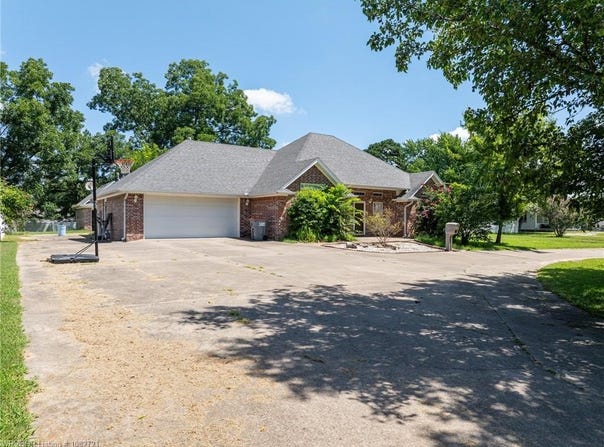 2104 Main  ST, Lavaca, AR 72941