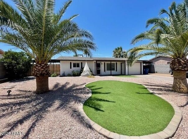 705 E KACHINA Avenue, Apache Junction, AZ 85119