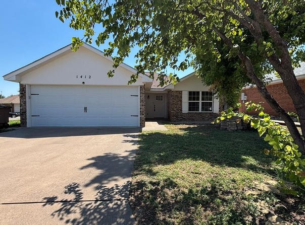 1412 Gregory Dr, San Angelo, TX 76905