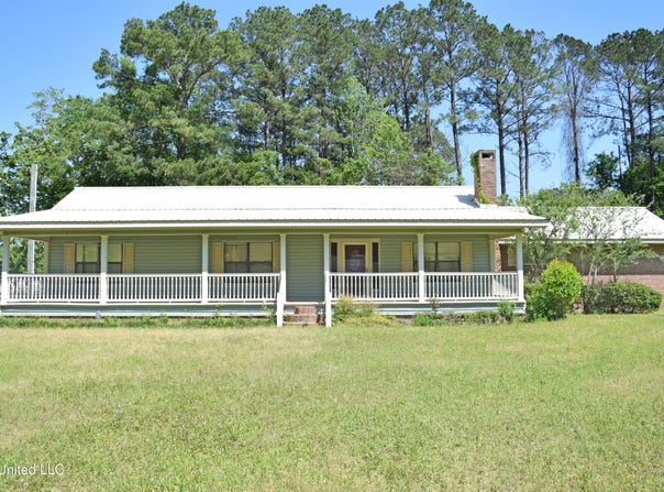 1220 Louisiana Avenue, Leakesville, MS 39451
