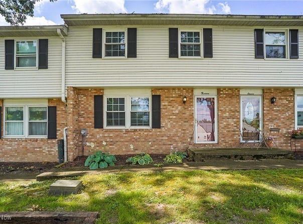13 S River Road, Munroe Falls, OH 44262