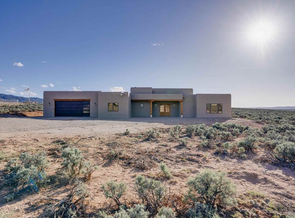 296 Los Cordovas, Ranchos de Taos, NM 87557