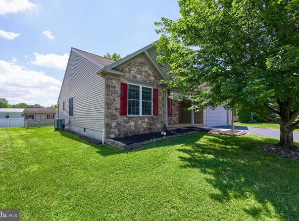 22 COOLIDGE DRIVE, EPHRATA, PA 17522