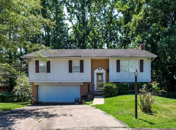 12 Crestridge Dr, Huntington, WV 25705-0000