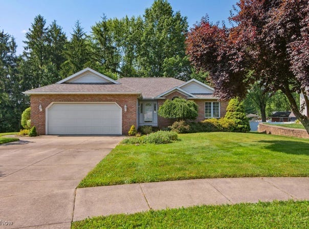 215 Bailey Court, Doylestown, OH 44230