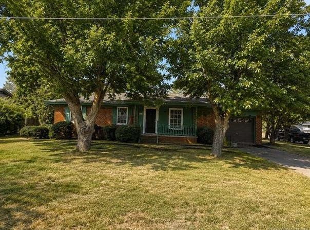 201 S Willis Street, Kingston, OK 73439