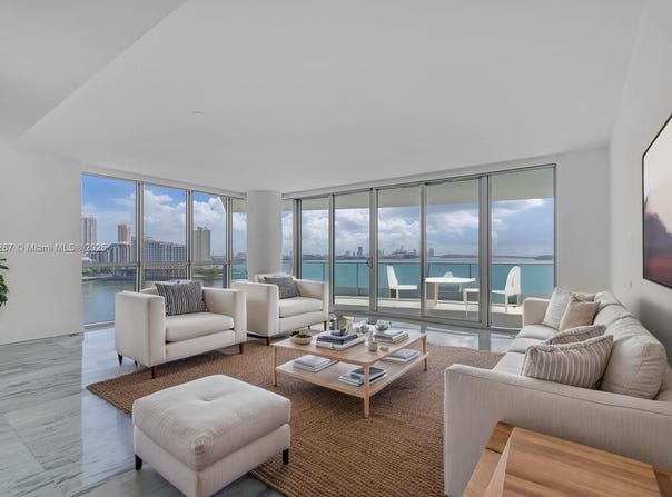 1331 Brickell Bay Dr, Miami, FL 33131