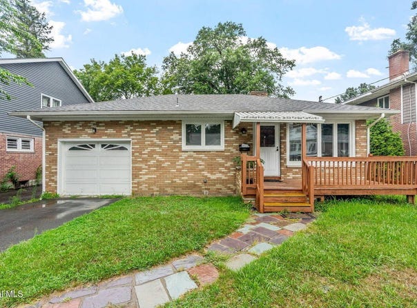 92 Daytona Avenue, Albany, NY 12203