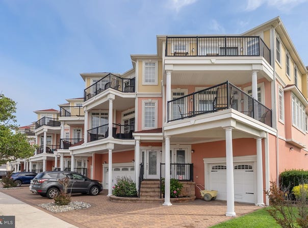 423 E 10TH AVENUE, WILDWOOD, NJ 08260