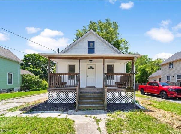 607 W 22nd Street, Lorain, OH 44052