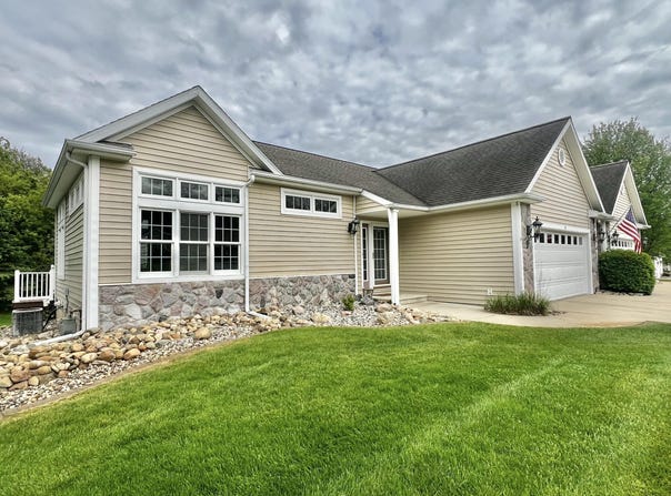 115 Stony Ridge Court, Hillsdale, MI 49242