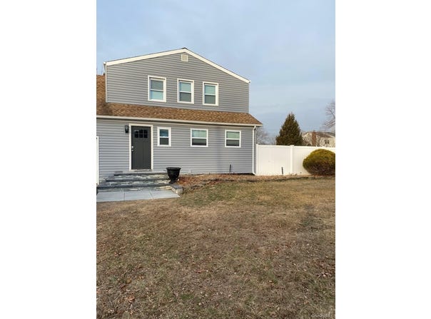 36 Oneida Avenue, South Setauket, NY 11720