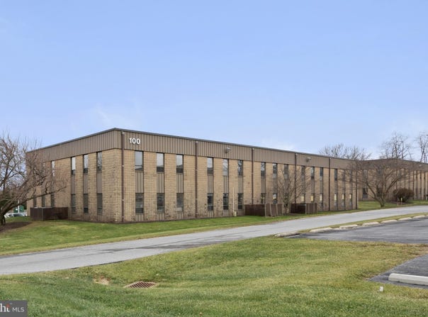 6 DICKINSON DRIVE, GLEN MILLS, PA 19342