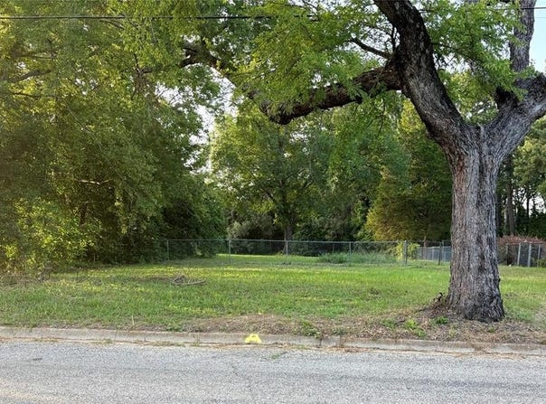 533 Edmonson Street, Athens, TX 75751