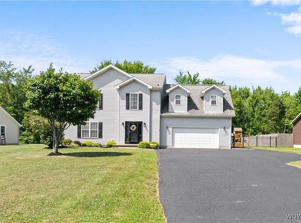 910 Lake Street, Evans, NY 14006