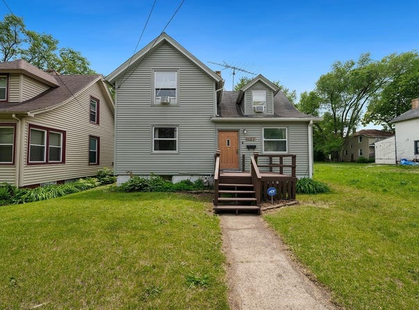 1127 Crosby, ROCKFORD, IL 61107
