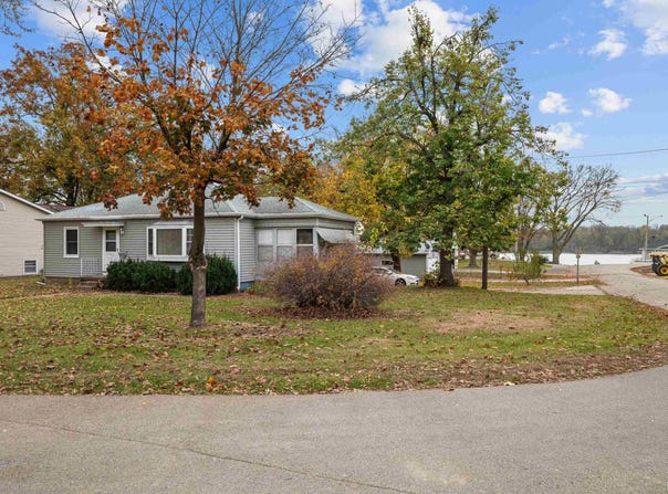 519 2ND Street, Camanche, IA 52730
