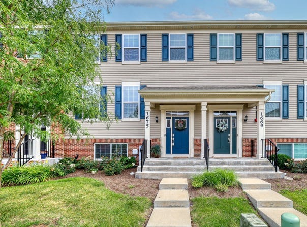 1675 Sager Way, Batavia, IL 60510