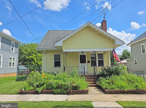 54 E UNION STREET, BORDENTOWN, NJ 08505