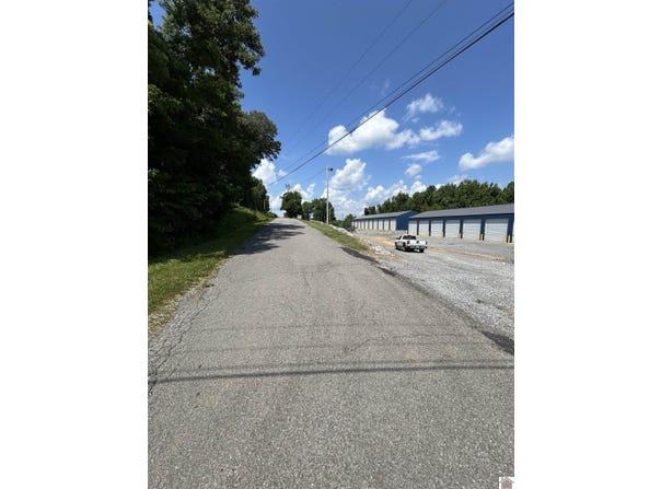 000 Terrace, Canton, KY 42211