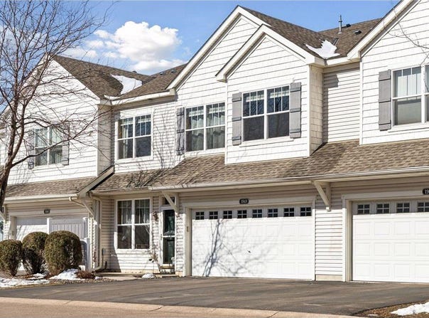 1948 Shamrock Place, Chaska, MN 55318