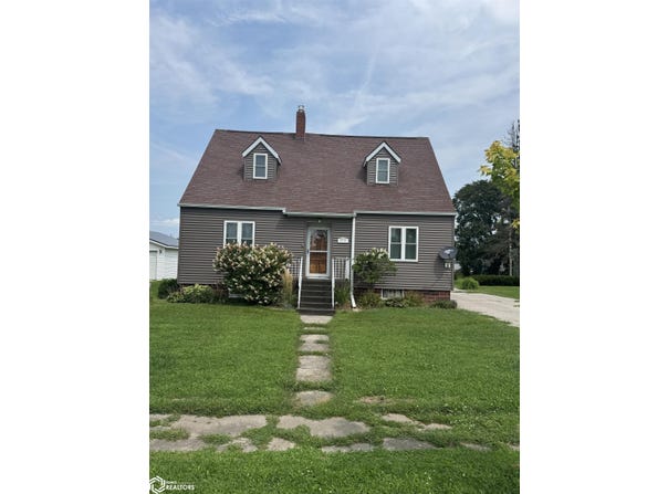 214 E Maple Street, Hubbard, IA 50122
