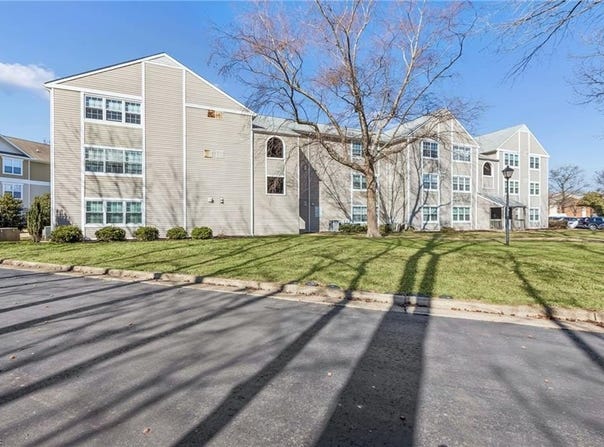 17 Cape Dorey Drive, Hampton, VA 23666