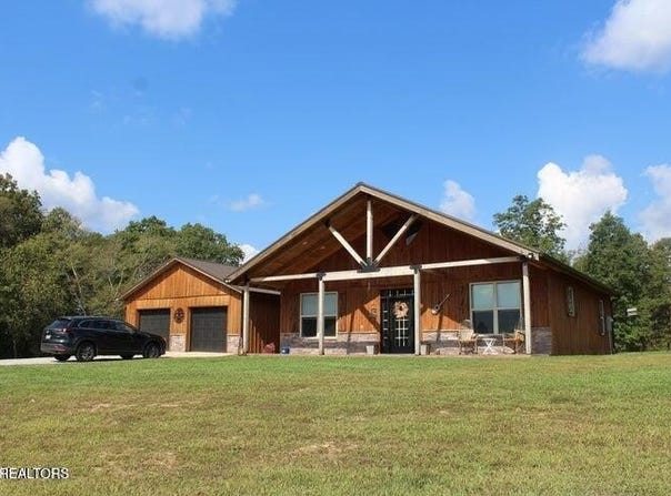 2891 Stockton Rd, Jamestown, TN 38556