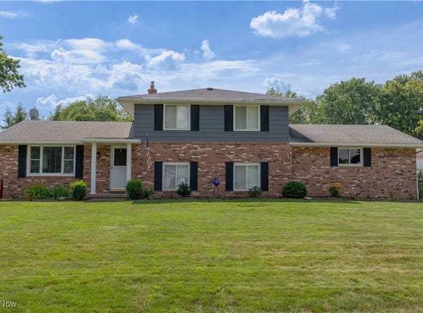 7255 Starcliff Avenue NW, North Canton, OH 44720