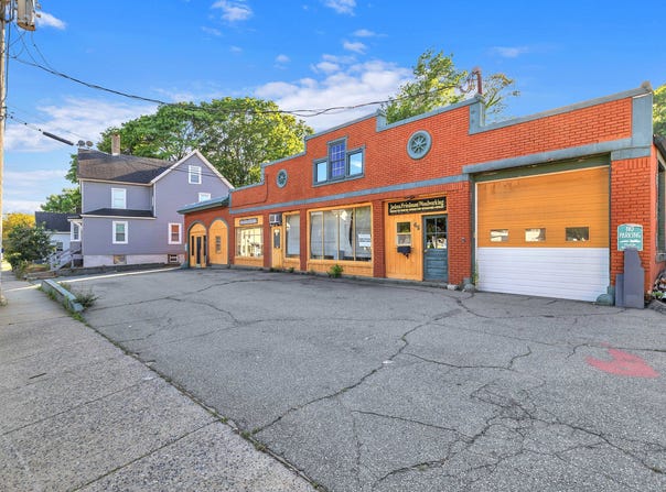 43 Jay Street, New London, CT 06320