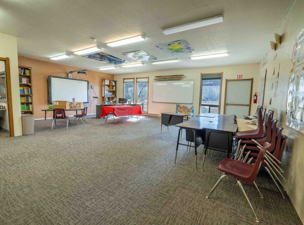 115 Valley Rd, WA 98812