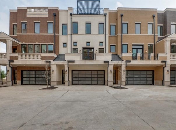 250 E Dallas Road, Grapevine, TX 76051