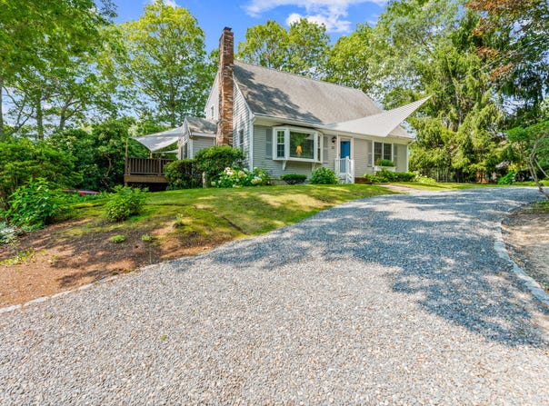 20 Monahansett Road, Mashpee, MA 02649