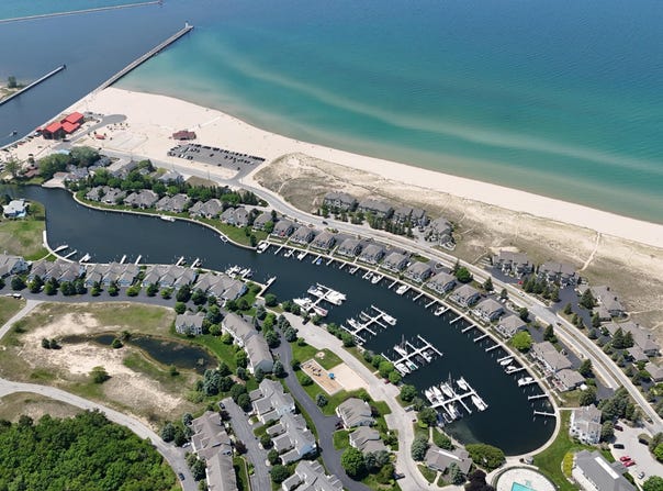 32 Marina Drive N, Manistee, MI 49660