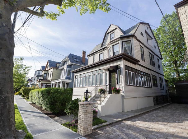 749 BLVD EAST, Weehawken, NJ 07086