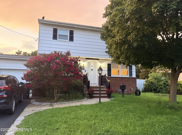 4 Bucknell Drive, Hazlet, NJ 07730