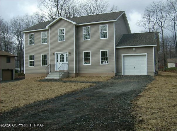 7154 Falstaff Drive, Tobyhanna, PA 18466