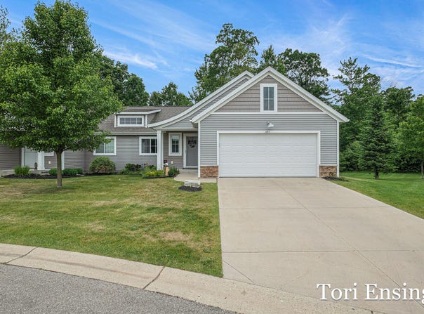 1453 Trail view Drive, Greenville, MI 48838