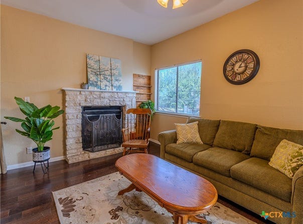 1013 Chestnut Street, San Marcos, TX 78666