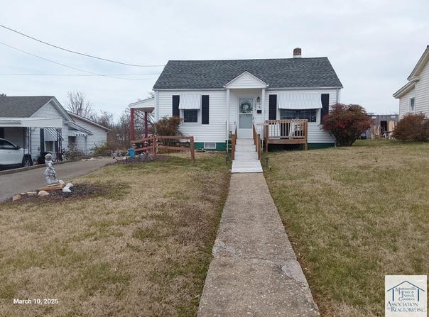 109 1/2 Emmette Street, Martinsville, VA 24112