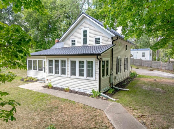 3715 N Barbee Road, Warsaw, IN 46582-6611