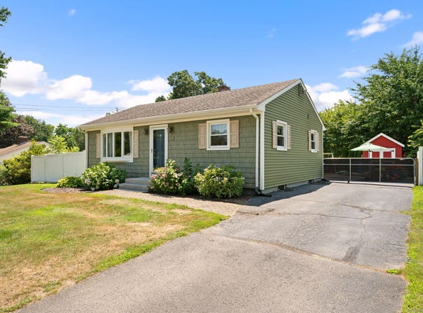 1270 Old Colchester Road, Montville, CT 06370