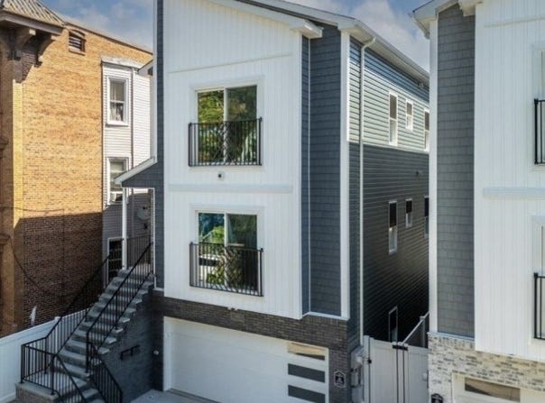 192 Amherst St, East Orange City, NJ 07018-2521