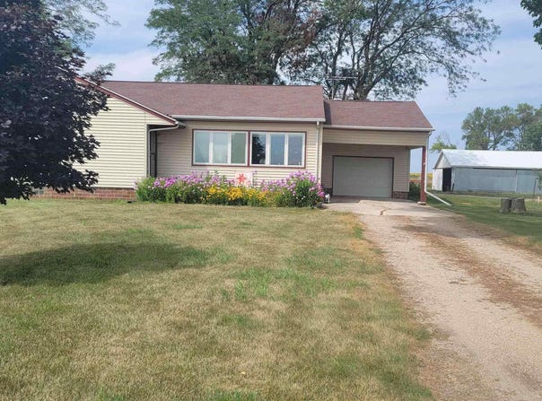 1045 Rake Avenue, Belmond, IA 50421