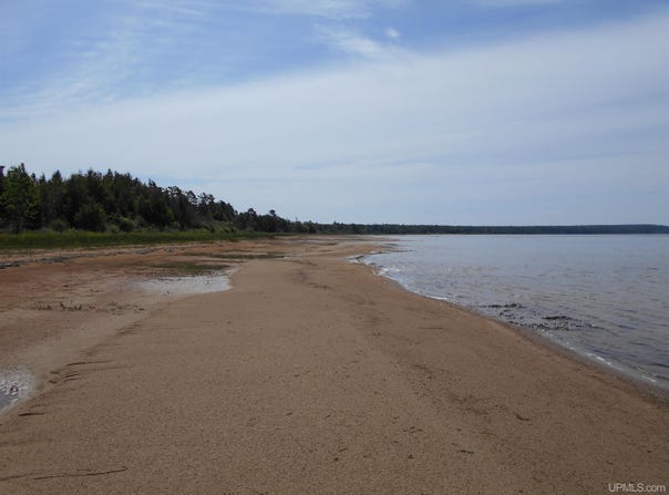16167 US Highway 2, Cooks, MI 49817