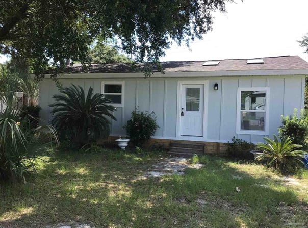 6029 Capitol Dr, Gulf Breeze, FL 32563