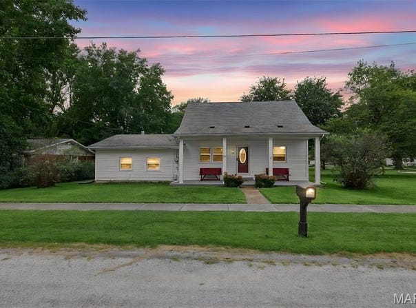 105 S Railway Street, New Baden, IL 62265