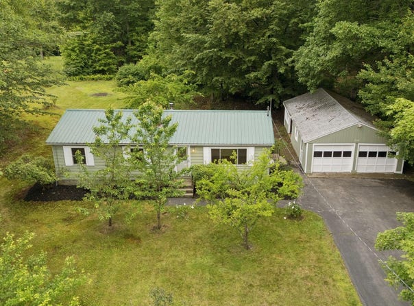 550 Prescott Road, Manchester, ME 04351