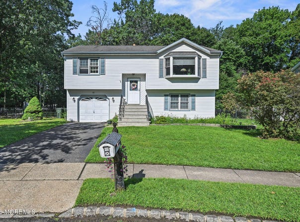 18 Molly Pitcher Drive, Hazlet, NJ 07730