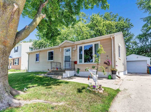 321 HARTUNG Street, GREEN BAY, WI 54302